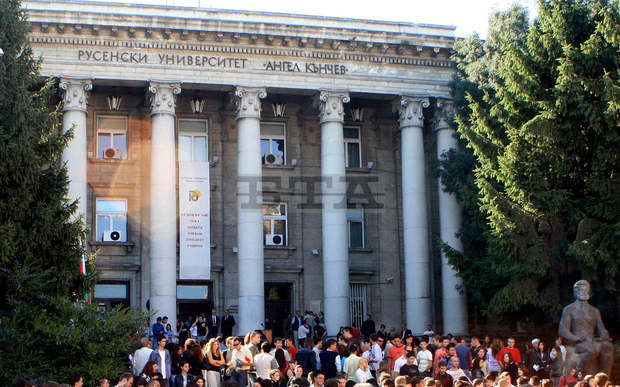 В Русенския университет ще бъде представена книгата на доц. Ружа Маринска "Гео Милев и изкуството" В Русенския университет ще бъде представена книгата на доц. Ружа Маринска "Гео Милев и изкуството"
