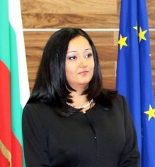 EU Presidency Minister Pavlova: Bulgaria Won't Bring Up Question of Lifting EU Sanctions against Russia during Presidency