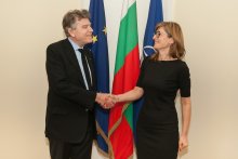Foreign Minister Zaharieva Receives French Institute for International Affairs Chairman Thierry de Montbrial