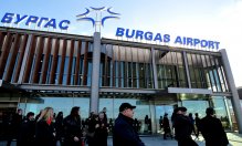  Polish Aircraft Makes Emergency Landing at Bourgas over Bomb Alert, No Explosive Device Found