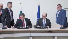 Defence Minister Nenchev Signs MoU in Cyber Defence Cooperation between Bulgaria, NATO 