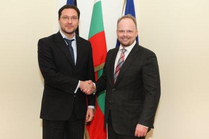 Foreign Minister Mitov, Canadian Ambassador Hamilton Discuss CETA, Visas