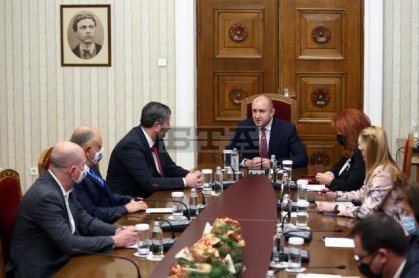 President Continues Consultations with Parliamentary Forces President Continues Consultations with Parliamentary Forces
