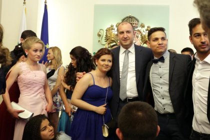 President Raises Donations for Ball of School Leavers from Social Care Homes