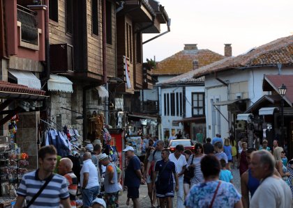 Foreign Arrivals in January Up by 1.9% Y-Y