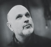 Антони Дончев представя новия си проект "3uP" в Софийската градска галерия