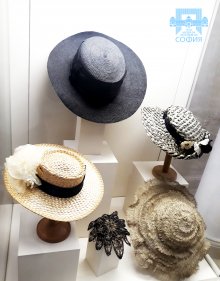 Изложба показва шапки от края на 19-и век до наши дни