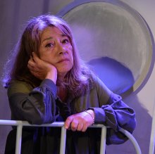 Актрисата Сашка Братанова провокира зрителите с "Болки на душата"