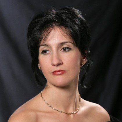 Олга Михайлова-Динова отбелязва 30 години на сцената на Софийската опера Олга Михайлова-Динова отбелязва 30 години на сцената на Софийската опера