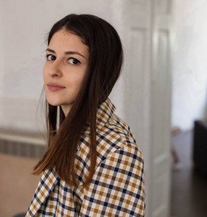 Светът е едно голямо стихотворение, в което живеем, казва поетесата Теа Монева