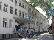 Народният представител д-р Дарин Димитров и младежи от ГЕРБ посетиха АГ-отделениетона болницата в Търговище