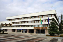 Общинският съвет на Ямбол гласува прекратяване на концесията на автобусните спирки в града