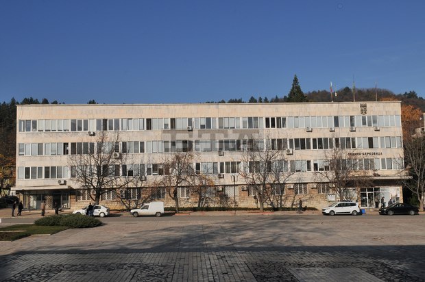 Повече от 200 деца пяха и танцуваха на бал в Берковица Повече от 200 деца пяха и танцуваха на бал в Берковица