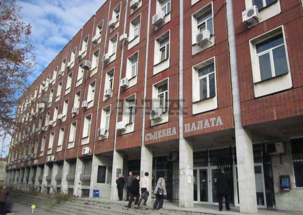 Окръжна прокуратура-Плевен образува досъдебно производство за смъртта на двама работници при обгазяване в шахта на "Напоителни системи" край Гулянци Окръжна прокуратура-Плевен образува досъдебно производство за смъртта на двама работници при обгазяване в шахта на "Напоителни системи" край Гулянци