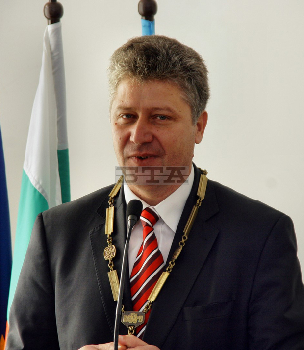 Община Тунджа раздаде  финансови помощи  на ученици и студенти 