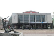 Челен сблъсък между народа и властта ще представи в Търговище Сливенският драматичен театър