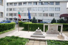 Момичета от Сандански предадоха в полицията намерени пари