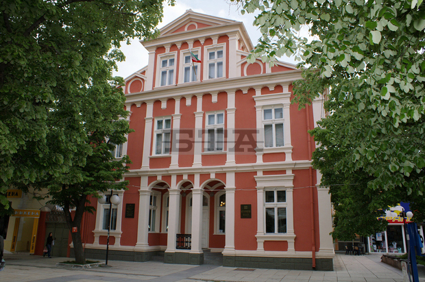 Султански ферман за създаването   на фабриката на Добри Желязков  е сред експонатите на изложба в Сливен