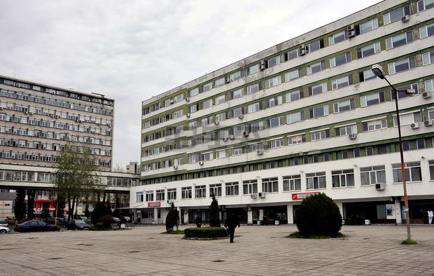 Млада жена и мъж са подложени на изследвания в Бургас за новия коронавирус