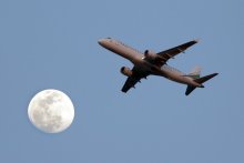 Bulgarians Arriving from Covid Red Zone Countries Required to Submit Negative PCR Test or Quarantine for Ten Days
