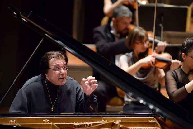 Виртуозният пианист Андрей Гаврилов ще партнира на Софийската филхармония на 10 септември в зала "България"