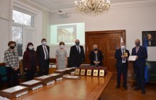 ВРЪЧЕНИ БЯХА ЮБИЛЕЙНИТЕ ОТЛИЧИЯ ПО ПОВОД 75-ГОДИШНИНАТА НА РУСЕНСКИЯ УНИВЕРСИТЕТ