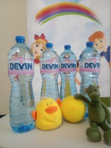 „Девин“ ЕАД дарява над тон и половина изворна вода в помощ на „SOS Детски селища България“