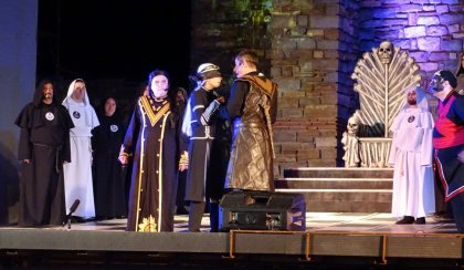 Оперният шедьовър на Моцарт „Вълшебната флейта“ обра овациите под откритото небе на Царевец