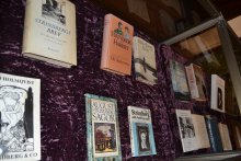 Изложба в университетската библиотека показва уникални книги, дарени от проф. Вера Ганчева на Софийския университет