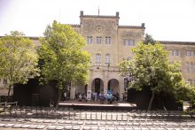 Готова е сцената на Софийския фестивал на музикалния театър в парка на Военната академия