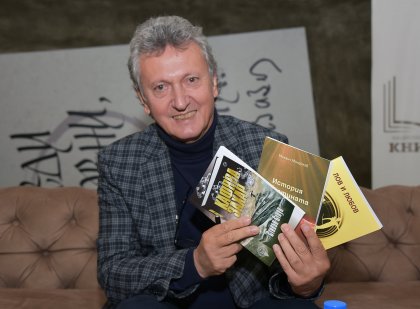 Голям интерес към книгите на почетния консул на България в Намибия Михаил Михайлов