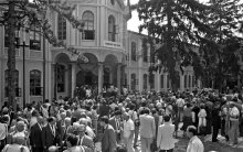 За първи път преди 30 години обществото се обръща към депутатите при откриването на Седмото Велико Народно събрание