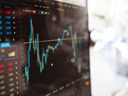 EC Lowers Economic Growth Forecast for Bulgaria for 2022, Increases It for 2023 EC Lowers Economic Growth Forecast for Bulgaria for 2022, Increases It for 2023