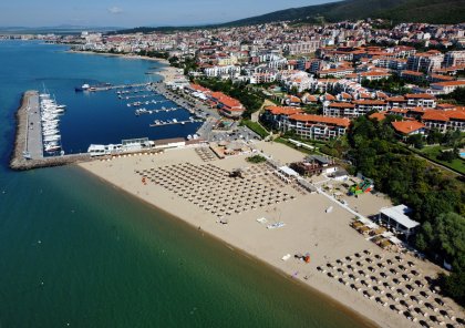 Свети Влас-Нов плаж многократно е носител на международната награда Син флаг