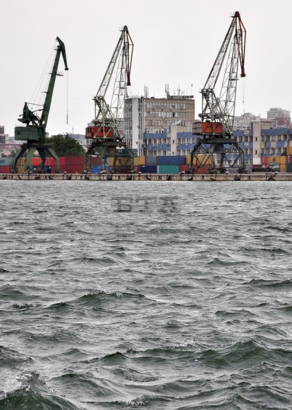 COVID-19 Outbreak on Bulk Carrier in Varna Port, Cook Dies COVID-19 Outbreak on Bulk Carrier in Varna Port, Cook Dies