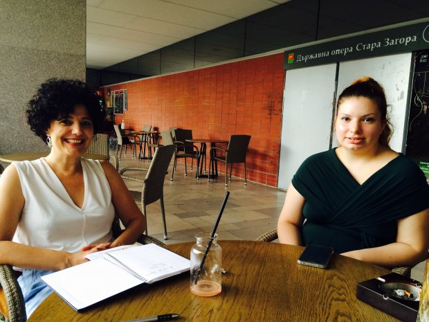 Светът трябва да бъде отворен за децата, казва Росио Серрано, учителка по испански език в Стара Загора