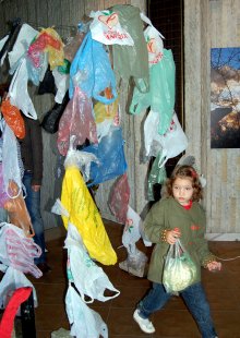 Nearly 37 Per Cent of Bulgarians Avoid Use of Plastic Bags, Poll Shows