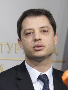 Депутатът от ГЕРБ Делян Добрев ще обсъди програмата за безплатно саниране на сградите с домоуправители от Хасково