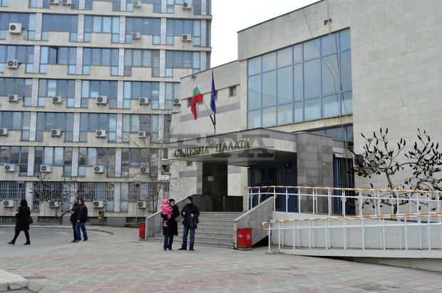 Окръжната прокуратура в Добрич ръководи разследване за въоръжен грабеж в банков клон Окръжната прокуратура в Добрич ръководи разследване за въоръжен грабеж в банков клон